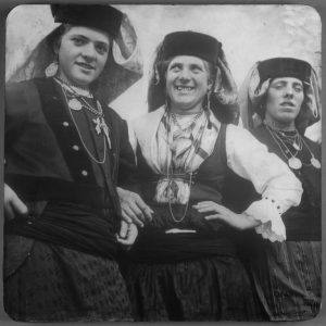 Manhouce no concurso “A Aldeia Mais Portuguesa de Portugal” (1938)